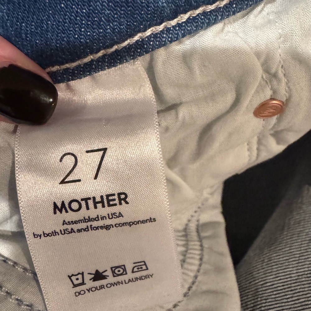 MOTHER the weekender flare jeans - Picture 4 of 5